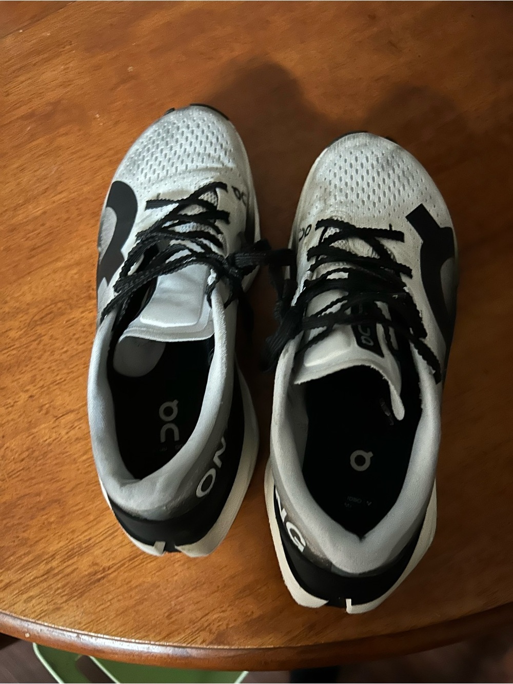 Hoka Women 7.5 sneakers - Picture 7 of 7